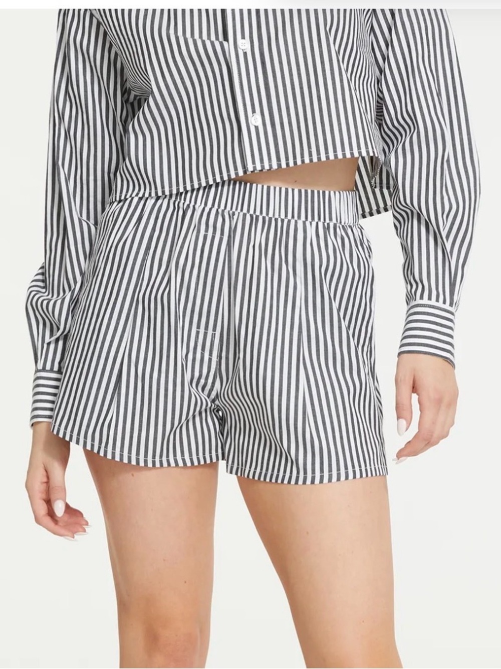Ginia Black and White Striped Pull-On Shorts Large